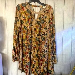 Beautiful women’s blouse size medium